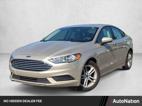 Used 2018 Ford Fusion SE w/ Fusion SE Technology Package FWD image 1