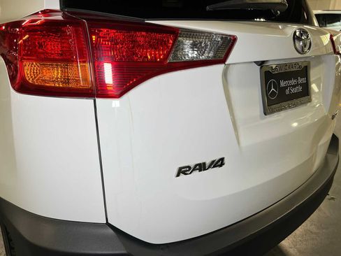 Used 2014 Toyota RAV4 XLE AWD/4WD image 14