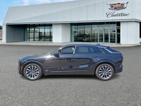 Certified 2024 Cadillac Lyriq Sport AWD/4WD image 2
