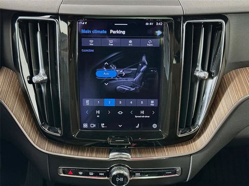 Used 2023 Volvo XC60 B5 Plus w/ Climate Package image 16