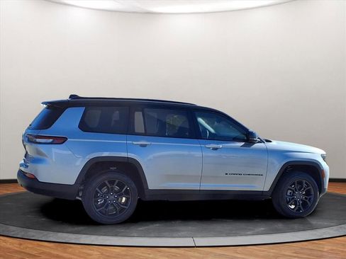 New 2025 Jeep Grand Cherokee L Limited image 14