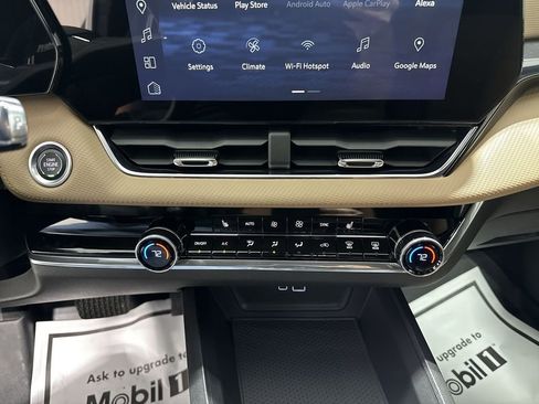 Used 2025 Chevrolet Equinox ACTIV image 17