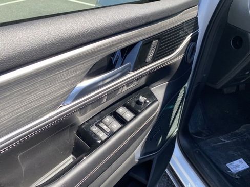 New 2023 Jeep Wagoneer Series III w/ Preferred Equipment Group image 14