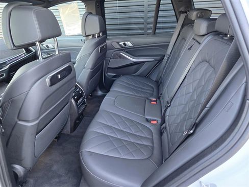 Used 2025 BMW X5 sDrive40i image 10
