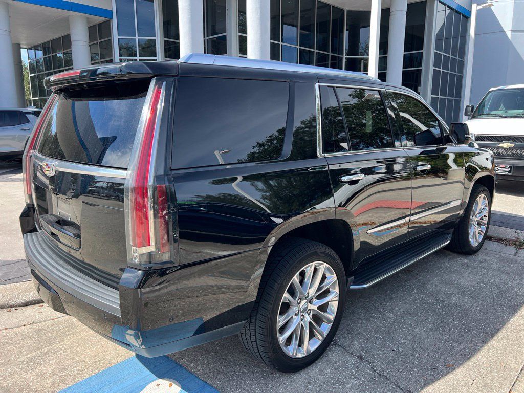Used 2020 Cadillac Escalade Luxury RWD image 5