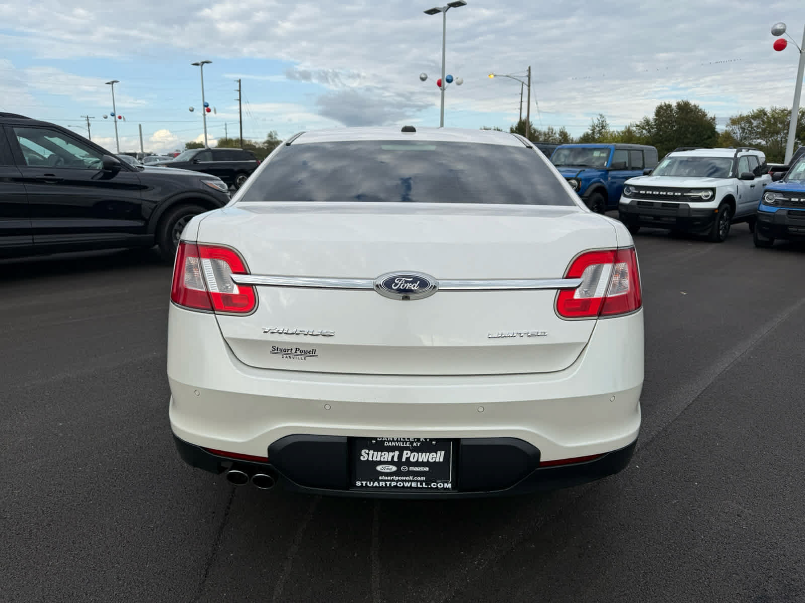 Used 2010 Ford Taurus Limited FWD image 21