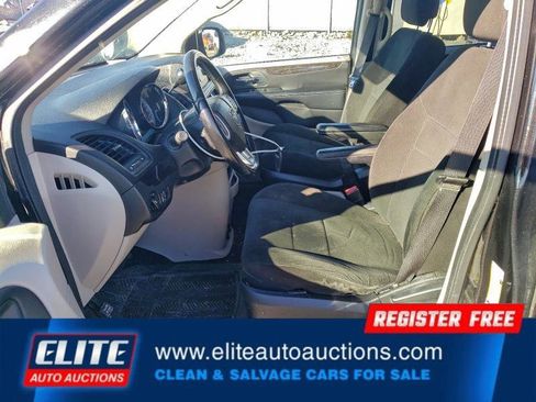Used 2012 Dodge Grand Caravan SXT image 13