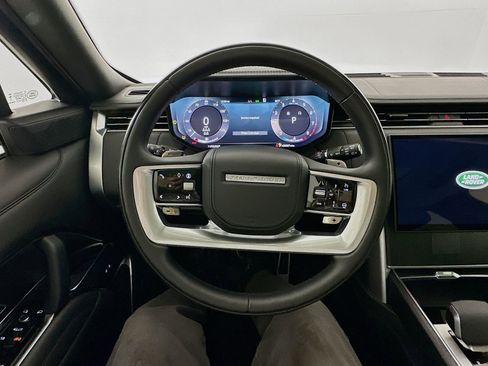 Used 2025 Land Rover Range Rover Long Wheelbase Autobiography image 12