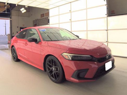 Used 2022 Honda Civic Sport image 4