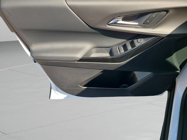 New 2027 Chevrolet Equinox LT FWD image 18