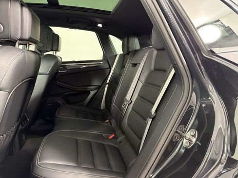 Certified 2025 Porsche Macan GTS AWD/4WD image 22