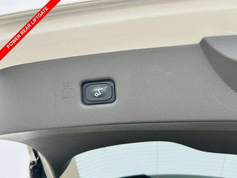 Used 2023 Lincoln Nautilus FWD w/ Premium Package image 10