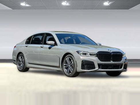 Used 2021 BMW 750i xDrive w/ Executive Package AWD/4WD image 7
