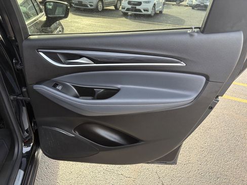 Used 2024 Buick Enclave Premium image 18