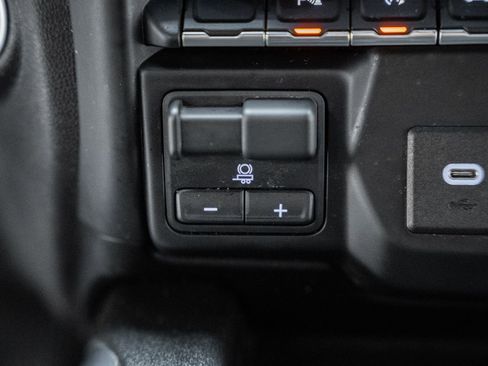 Used 2019 GMC Sierra 1500 AT4 w/ AT4 Premium Package image 32