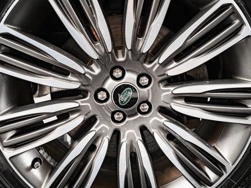 Used 2023 Land Rover Range Rover Velar R-Dynamic S image 8