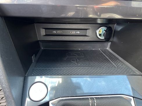 Used 2022 Volkswagen Tiguan SE R-Line image 30