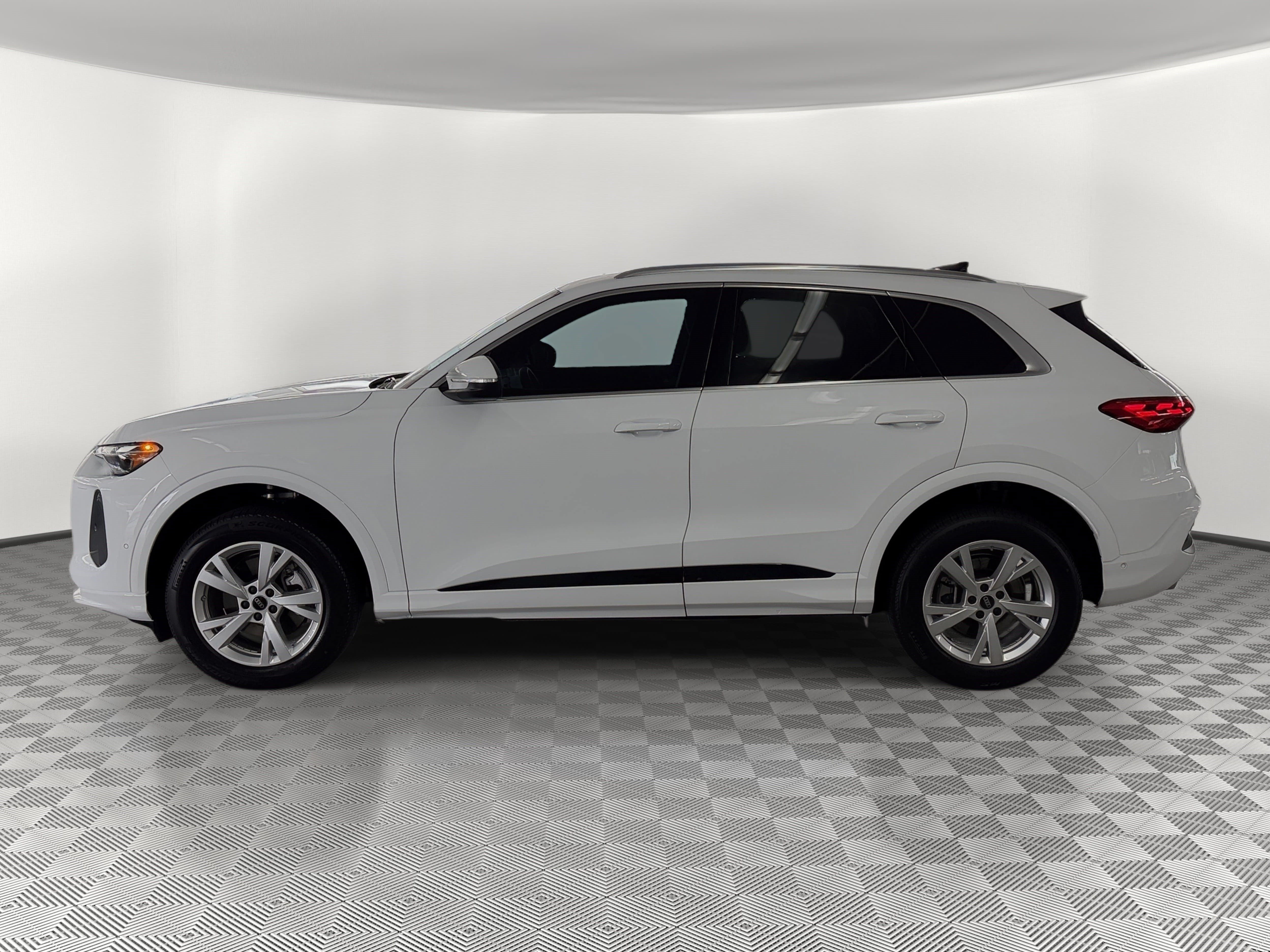 New 2026 Audi Q5 Premium AWD/4WD image 2