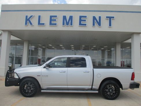 Used 2015 RAM 1500 Lone Star RWD image 1