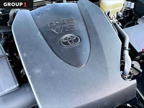 Used 2022 Toyota Tacoma TRD Off-Road w/ Technology Package AWD/4WD image 31