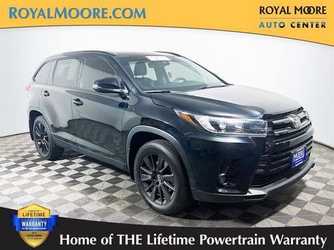 Used 2019 Toyota Highlander SE w/ Nightshade Edition AWD/4WD image 1