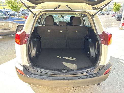 Used 2014 Toyota RAV4 XLE image 27