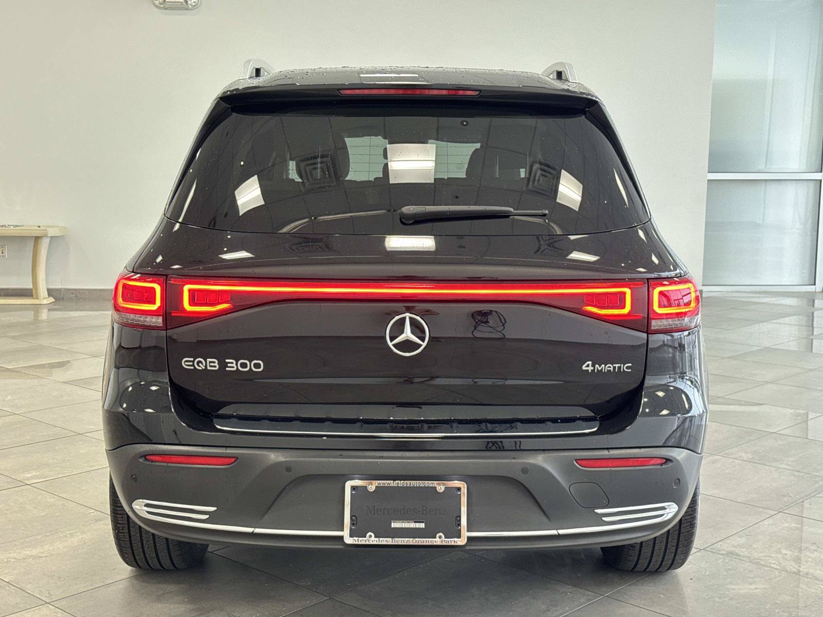 Certified 2023 Mercedes-Benz EQB 300 4MATIC image 25