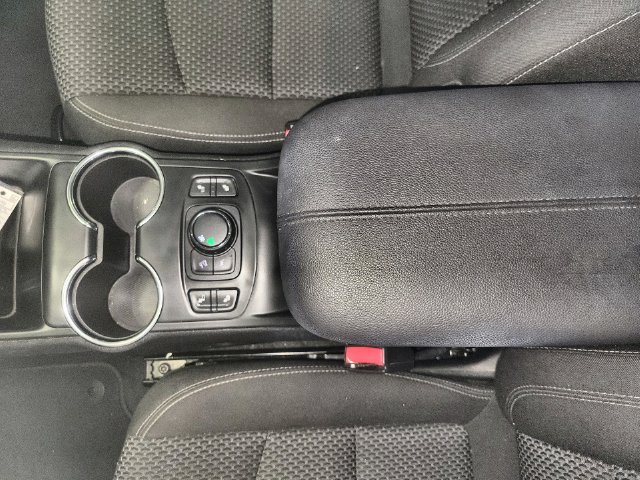 Used 2023 GMC Terrain SLE w/ Driver Convenience Package FWD image 21