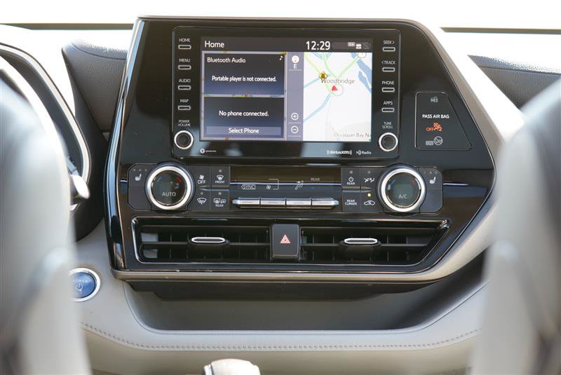 Used 2020 Toyota Highlander XLE AWD/4WD image 65