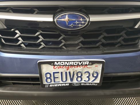 Used 2018 Subaru Crosstrek 2.0i Premium w/ Eyesight System image 10