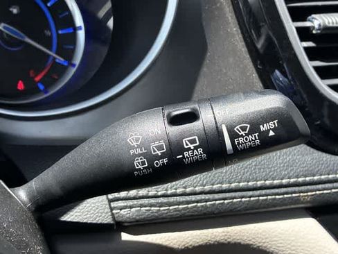 Used 2023 Chrysler Pacifica Touring-L FWD image 26