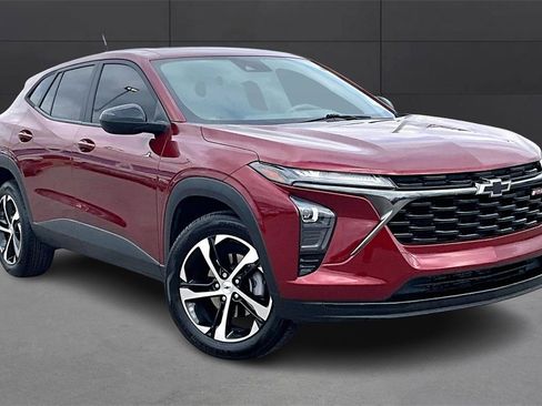 Used 2024 Chevrolet Trax RS w/ Sunroof Package image 7