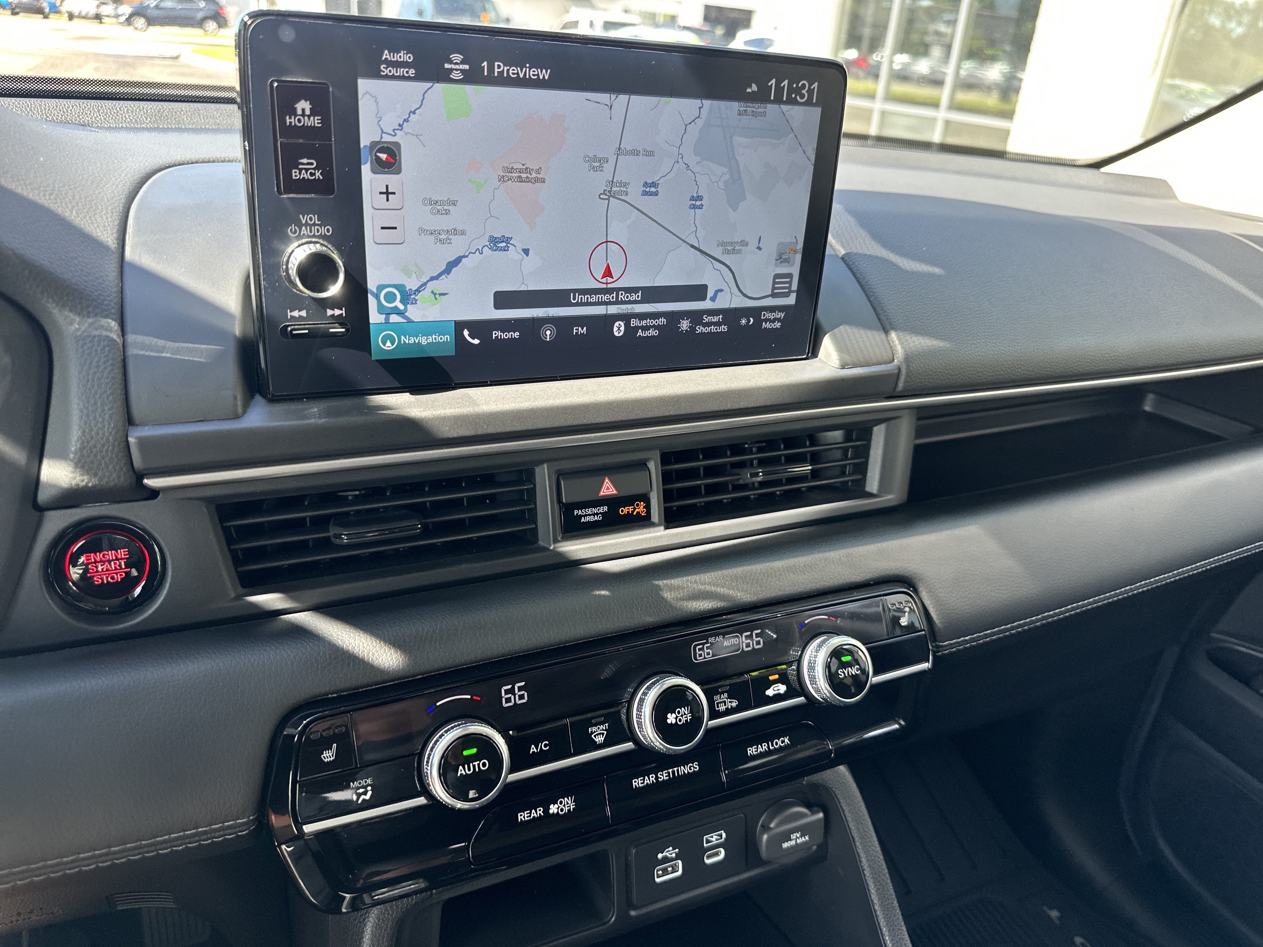 Used 2025 Honda Pilot Touring image 18