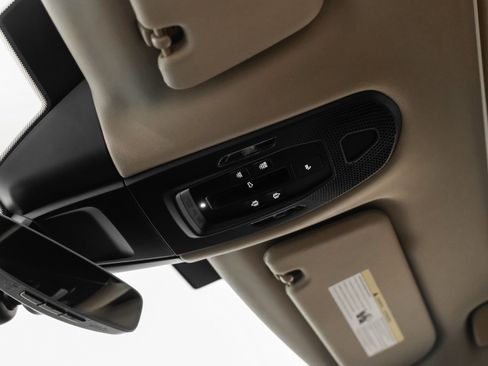 Certified 2025 Porsche Panamera 4 image 28