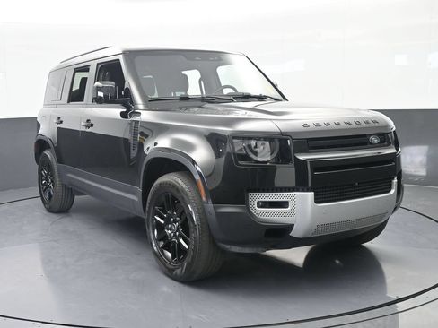 Used 2025 Land Rover Defender 110 S AWD/4WD image 9