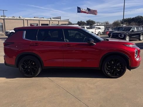 Used 2024 Mitsubishi Outlander SE Black Edition image 9