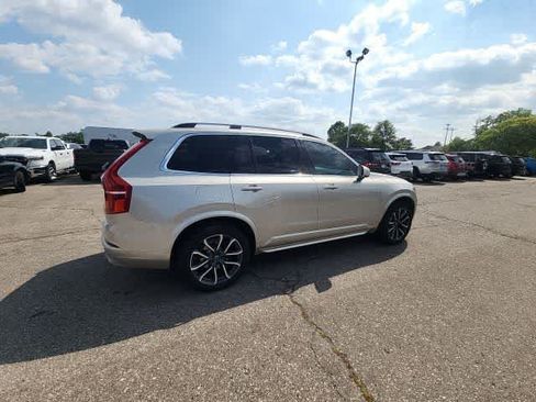Used 2017 Volvo XC90 T6 Momentum w/ Vision Package AWD/4WD image 14