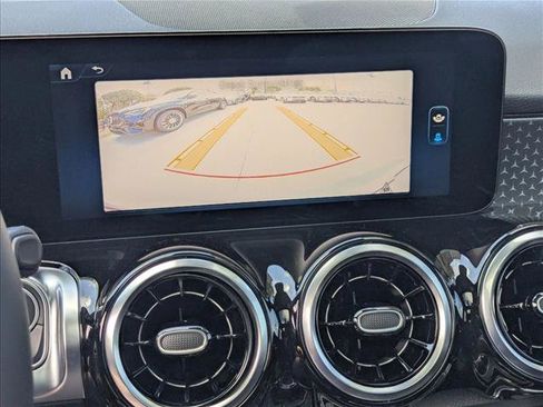 Used 2026 Mercedes-Benz GLB 250 image 12