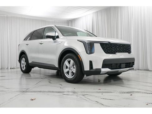 New 2026 Kia Sorento LX image 2