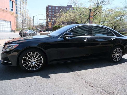 Used 2016 Mercedes-Benz S 550 4MATIC Sedan image 4