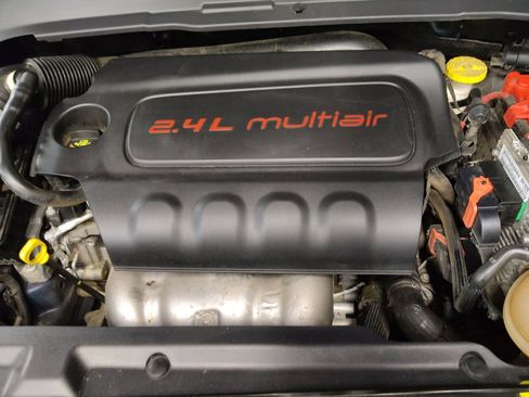 Used 2020 Jeep Compass Latitude FWD image 30