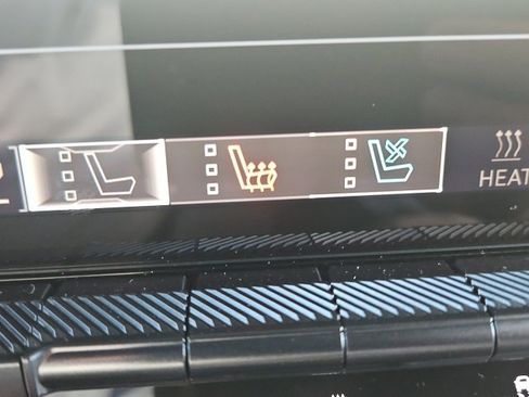 New 2025 GMC Hummer EV 2X image 34