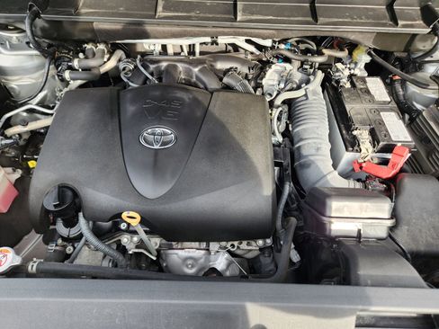 Used 2022 Toyota Highlander L image 34