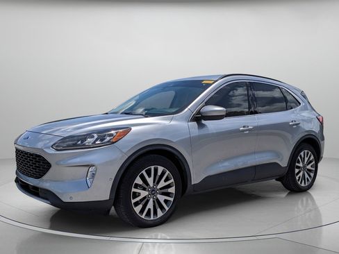 Used 2021 Ford Escape Titanium FWD image 2