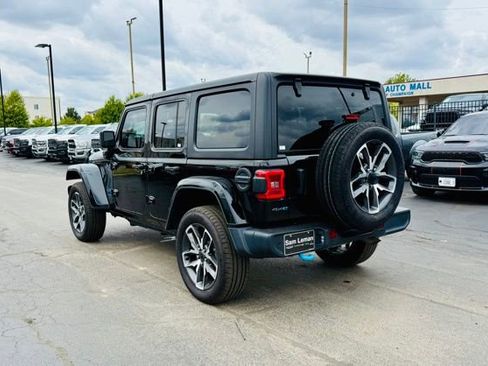 Used 2024 Jeep Wrangler Unlimited w/ Convenience Group image 5