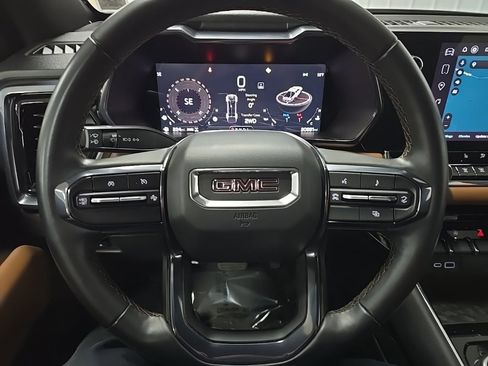 Used 2024 GMC Canyon AT4 image 21