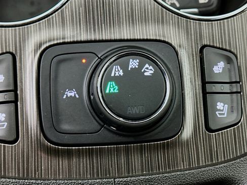 Used 2023 GMC Acadia SLT w/ Elevation Edition image 26