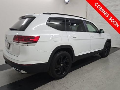 Used 2023 Volkswagen Atlas SE w/ Black Wheel Package FWD image 2