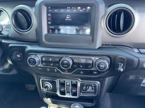 Used 2021 Jeep Gladiator Sport AWD/4WD image 9