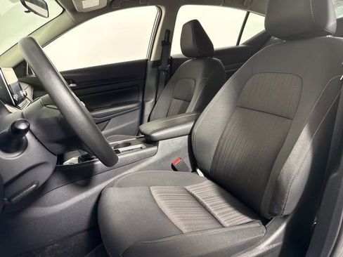 Used 2025 Nissan Altima 2.5 SV FWD image 15